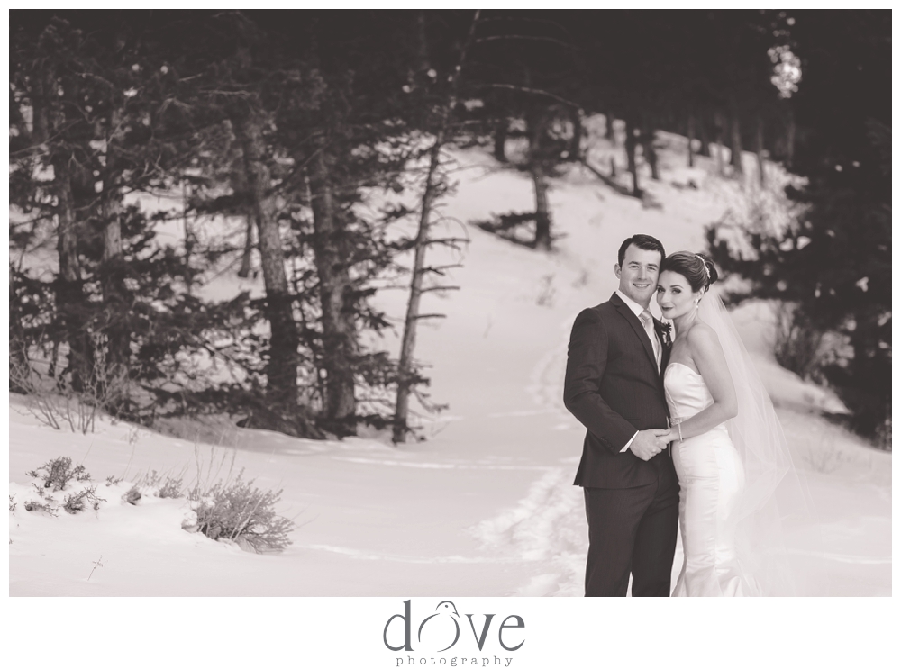 ColoradoPhotographer_EstesPark__wedding_RockyMountainBride_0011.jpg